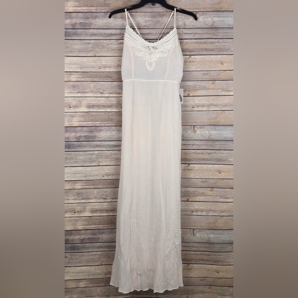 Forever 21 Contemporary Elegant Cream Maxi Dress